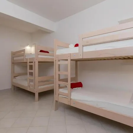 Vikendica Free Bird - Bed In Five Bed Mixed 4 *